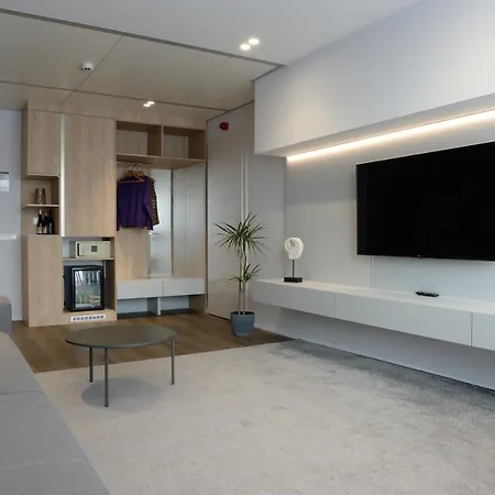 Premier מישקולץ