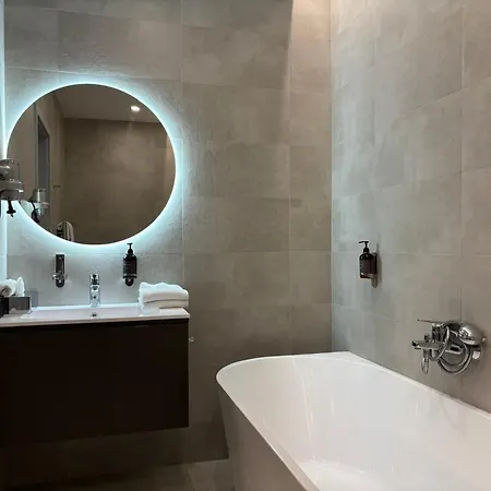 Premier Hotel
